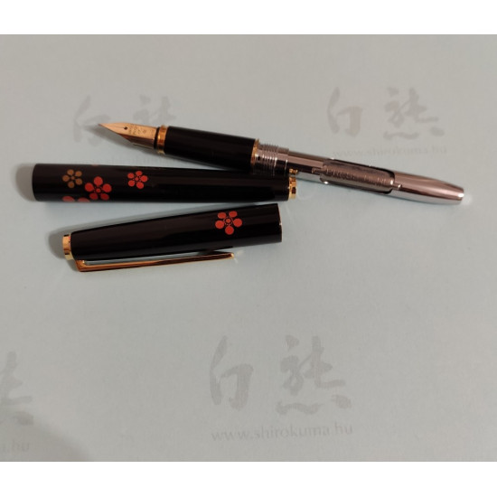 Pilot Maki-e Urushi (japán szilva mintás) töltőtoll Pilot Maki-e Urushi (japán szilva mintás) töltőtoll